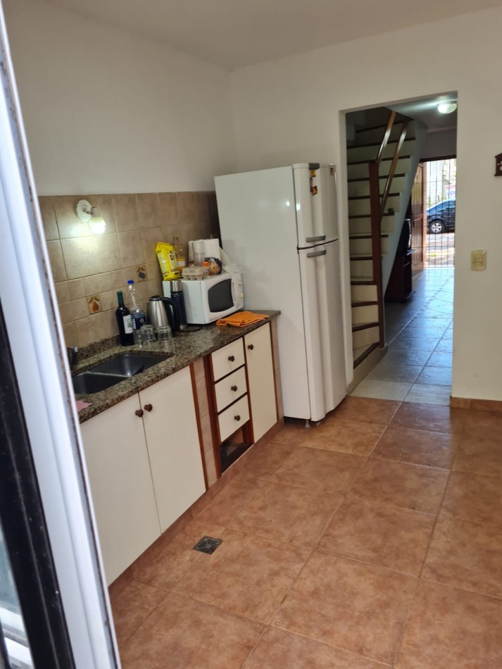 EXCELENTE TRIPLEX CON GAS NATURAL!!!!