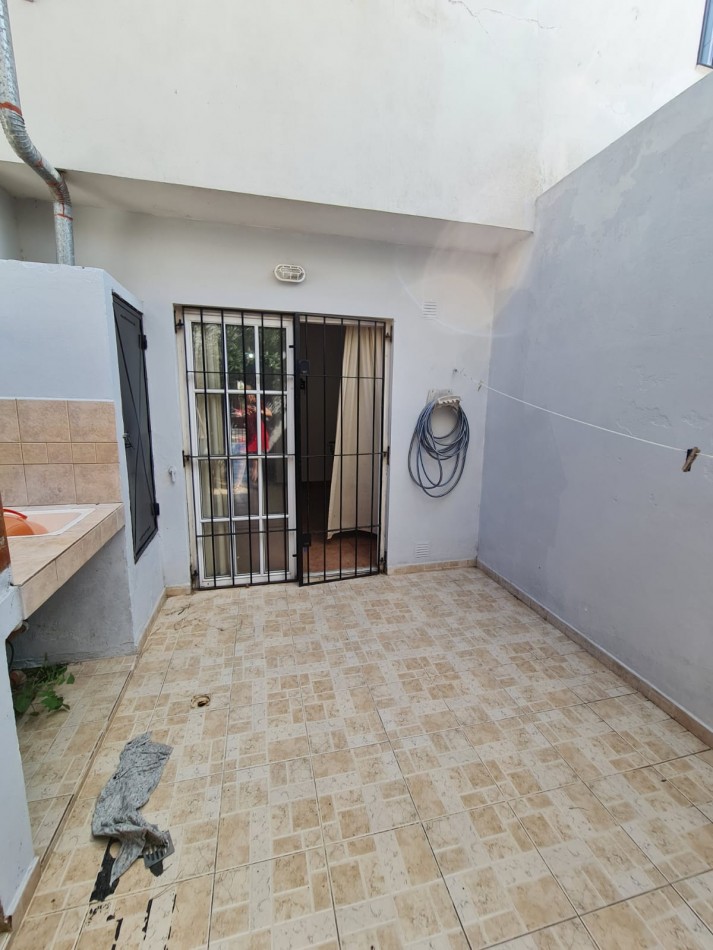 EXCELENTE TRIPLEX CON GAS NATURAL!!!!