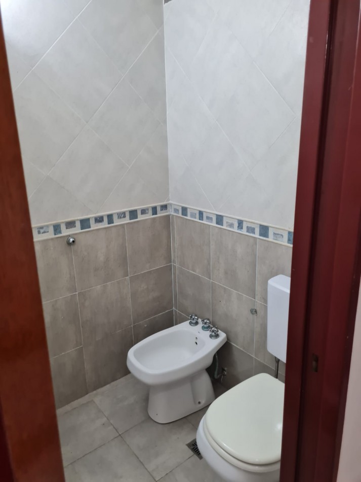 EXCELENTE TRIPLEX CON GAS NATURAL!!!!