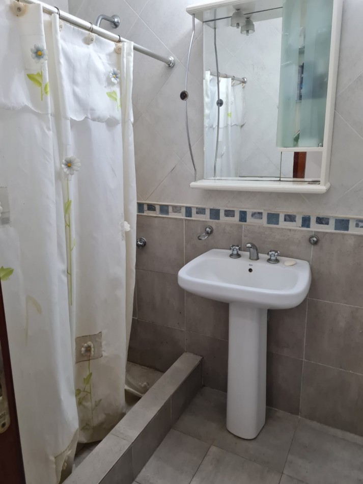 EXCELENTE TRIPLEX CON GAS NATURAL!!!!