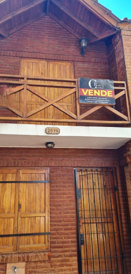 EXCELENTE TRIPLEX CON GAS NATURAL!!!!