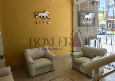 AMPLIO DEPARTAMENTO DE 4 AMBIENTES CON EXCELENTE UBICACION